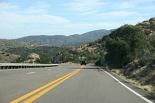 US 60 has alternating passing lanes along the road, as seen here facing eastbound (with the passing lanes on the westbound side).