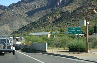US 60 meets SR 177. SR 177 travels south to 
Kearny and Winkleman, and was added to the state highway 
system in 1953.