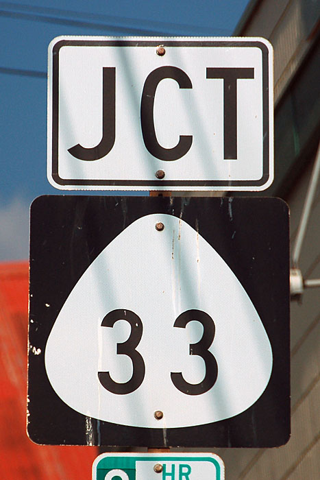 Hawaii State Highway 33 sign.