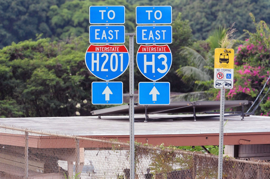 Hawaii - Interstate 201 and Interstate 3 sign.