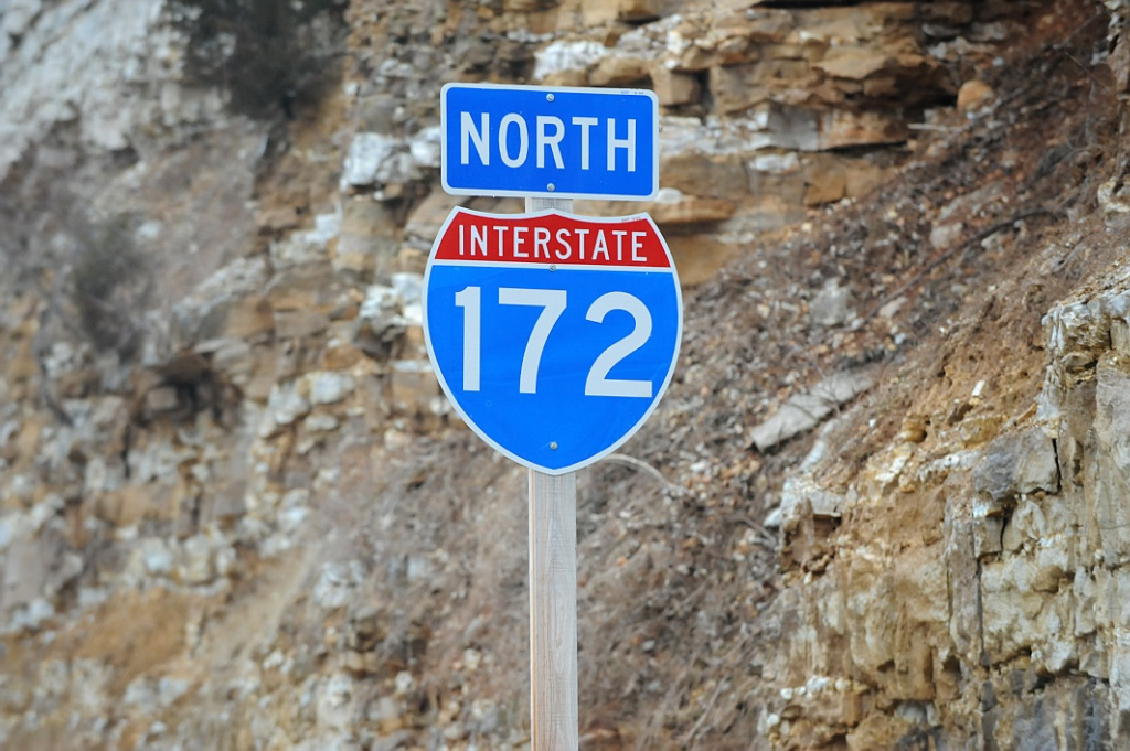 Illinois Interstate 172 sign.