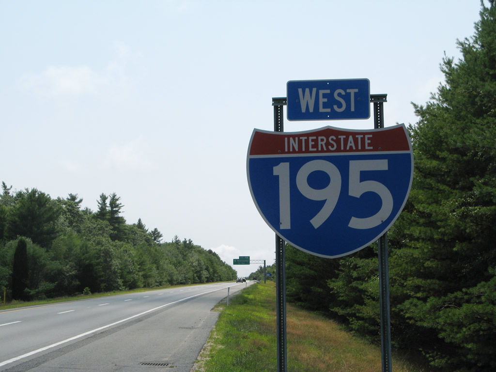 Massachusetts - Interstate 195 and Interstate 495 sign.