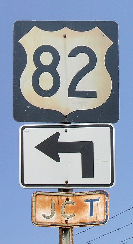 Mississippi U.S. Highway 82 sign.