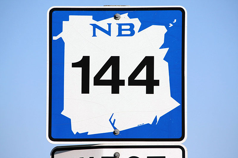 New Brunswick - Provincial Highway 17, provincial secondary route 117, and provincial tertiary route 117 sign.