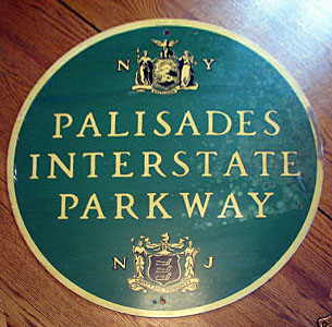New York Palisades Interstate Parkway sign.