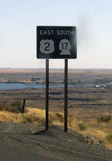 Washington - State Highway 17 and U.S. Highway 2 sign.